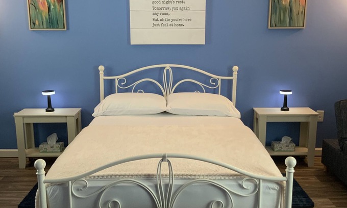 Jamestown Cabaña | Guest Favorite! Super Clean! Close to Everything!