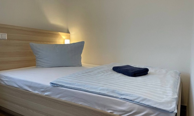Pasewalk Apartamento | Guest house single room 203 - Lokschuppen Pasewalk- Guest houses with double rooms, single rooms and