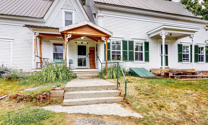 Guildhall Casa | Guildhall's Farmhouse | Historic house in Guildhall with firepit & fireplace