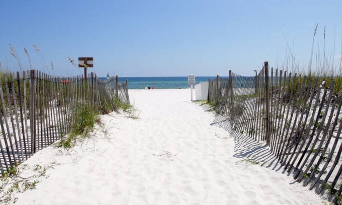 Gulf Shores Villa | Gulfside Townhome 32 Beachfront Townhouse w Pool