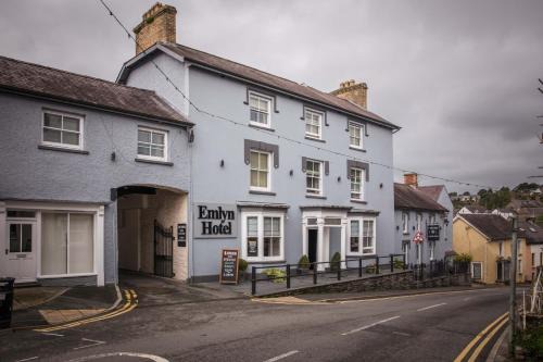 Newcastle Emlyn Hotel | Gwesty'r Emlyn Hotel