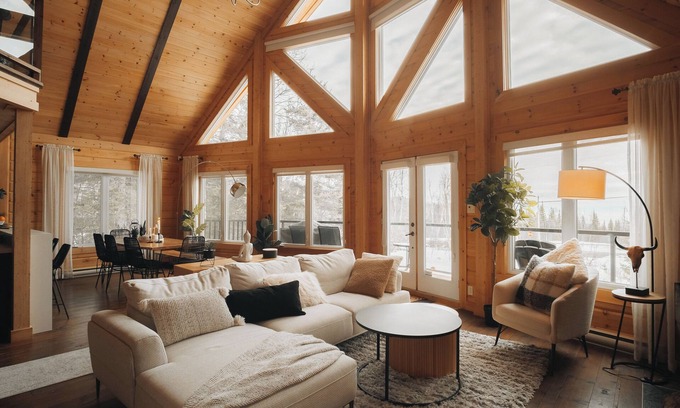 Saint-Joseph-de-la-Rive Chalet De Esquí | Hôtel à la maison - Chalet du bois, Spa et Vue
