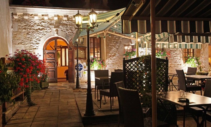 Beze Hotel | Hôtel Restaurant Le Bourguignon