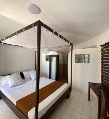Mahahanga Tanana Hotel | Hôtel Tropicana Majunga
