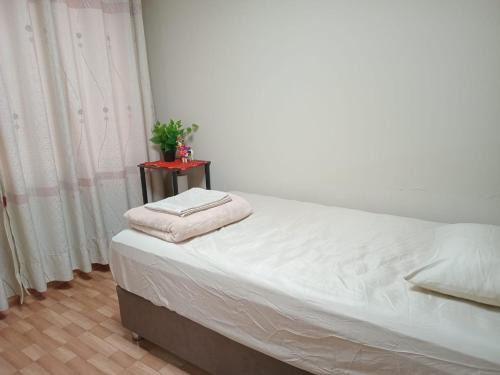 Santiago de Surco Casa | Habitación Estandar con baño privado en Monterrico Sur