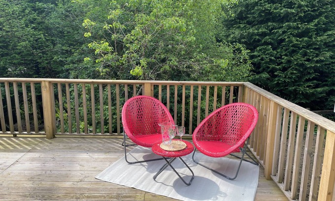 Wiseman's Bridge Casa | Hafan Dawel 2 a Luxury Caravan directly opposite the Beach