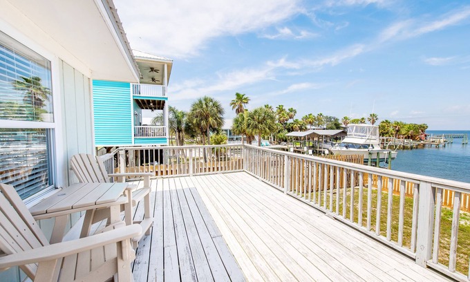 Fort Morgan Pines Casa | Halito Oka | Gorgeous Bay Views | Beach Access