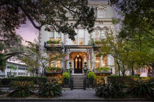Historic Downtown Savannah Hotel | Hamilton Turner Inn