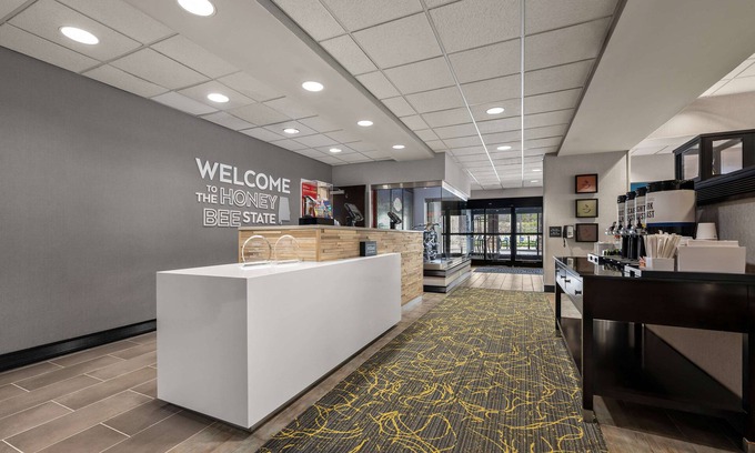 Leeds Hotel | Hampton Inn Birmingham Leeds
