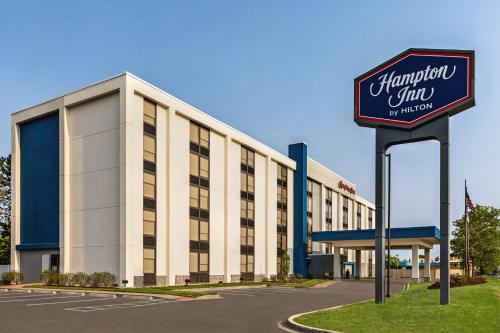 Schiller Park Hotel | Hampton Inn Chicago-O'Hare International Airport