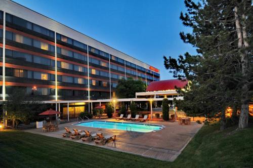 Union Square Hotel | Hampton Inn Denver West Federal Center