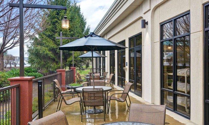 Hendersonville Hotel | Hampton Inn Hendersonville
