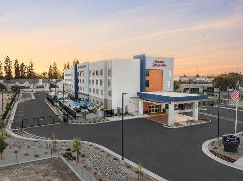 West Park Community Hotel | Hampton Inn & Suites Bakersfield Central