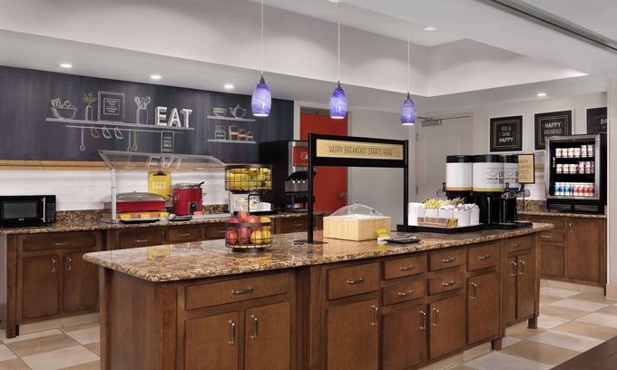 Huntersville Hotel | Hampton Inn & Suites Huntersville