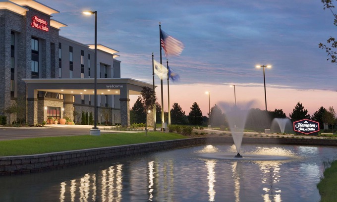 Kenosha Hotel | Hampton Inn & Suites Kenosha Pleasant Prairie