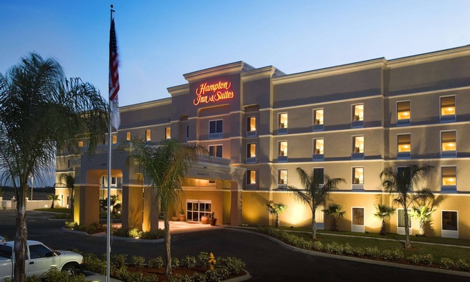 Lake Wales Hotel | Hampton Inn & Suites Lake Wales