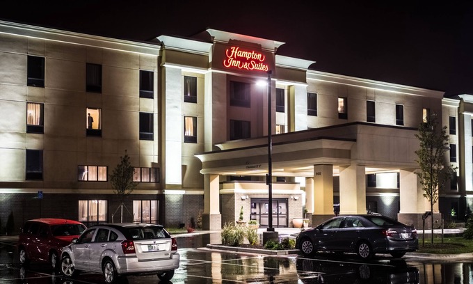 Lansing Hotel | Hampton Inn & Suites Lansing West