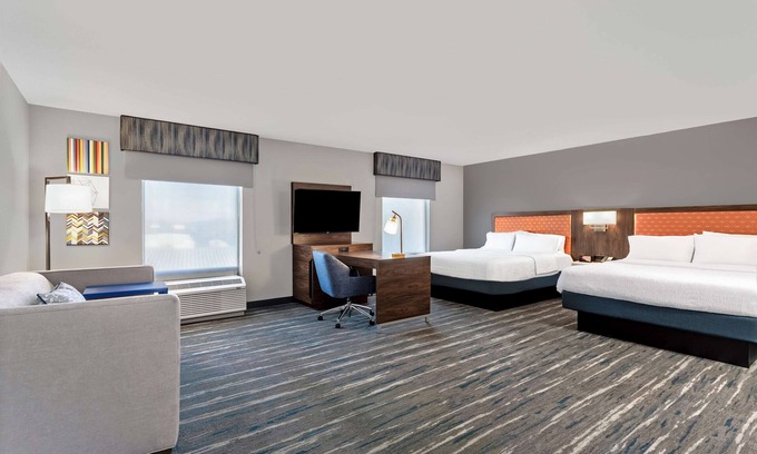 Richmond Hotel | Hampton Inn & Suites Richmond, IN