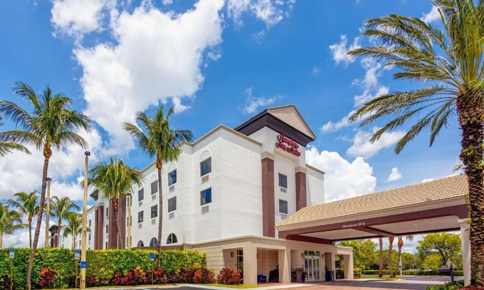 Wellington Hotel | Hampton Inn & Suites Wellington