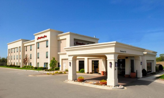 Tomah Hotel | Hampton Inn Tomah