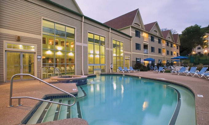 Hancock Complejo | Hancock, MA: Studio w / Valley Views, All-Seasons Resort: Esquí, Senderismo y Más!