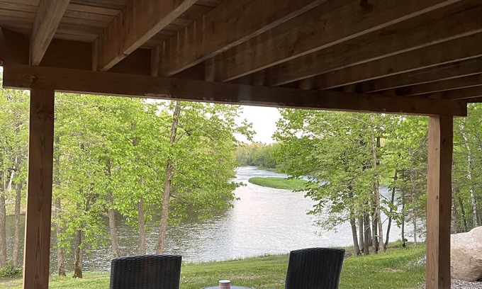 Itasca County Chalet De Esquí | Hand Hewn Cedar Log Home on Bigfork River in Itasca County - Effie & Bigfork MN