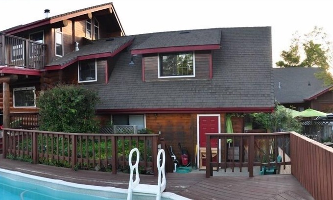 Ahwahnee Casa | Handcrafted Log Wood Lodge