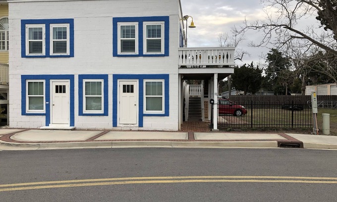 St. Marys Apartamento | ¡Cuelgue todos sus cuidados y aflicciones y diríjase a Southern Bell!