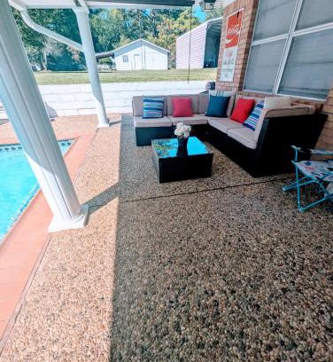 Silsbee Casa | Hangout Haven - Soak, Play, Relax