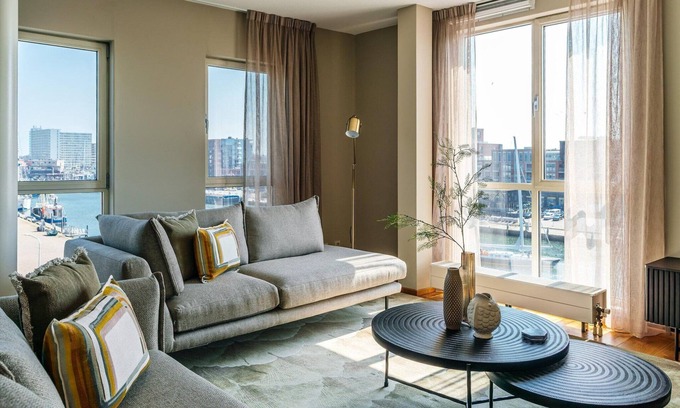 Vissershaven Apartamento | Harbor Breeze: Estancia moderna