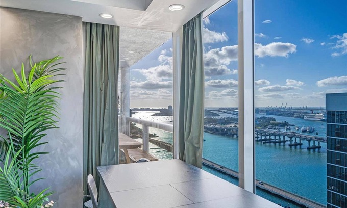 Downtown Miami Apartamento | Harbor Delight Penthouse
