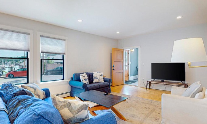 Camden Casa | Harborwalk Lower