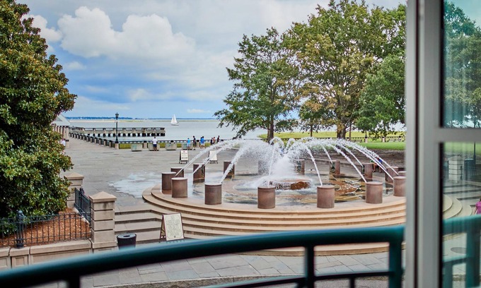 French Quarter Hotel | HarbourView Inn