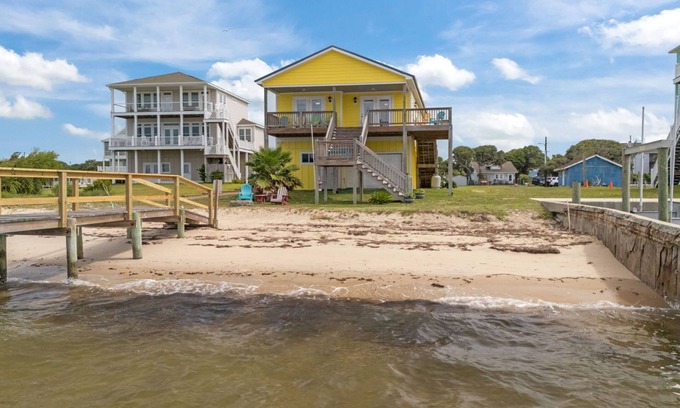 Harkers Island Casa | Harkers Island Haven-waterfront, private beach and dock