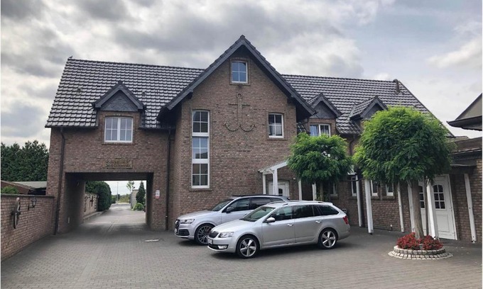 Dormagen Hotel | Haus Schönewald