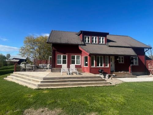 Umea Municipality Villa | Havsnära villa med vedeldad bastu, perfekt för familjer och företag