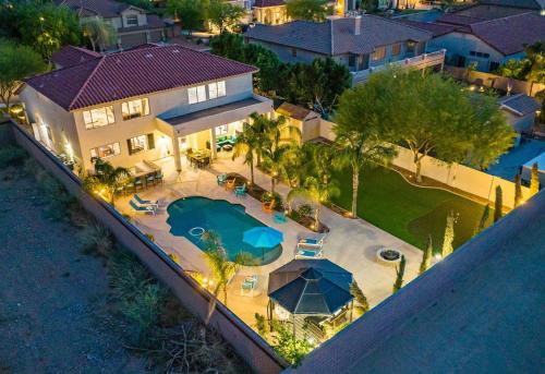 Pleasant Valley Casa | Heated Pool, Hot Tub, Pool Table, Putting Green, 5BR