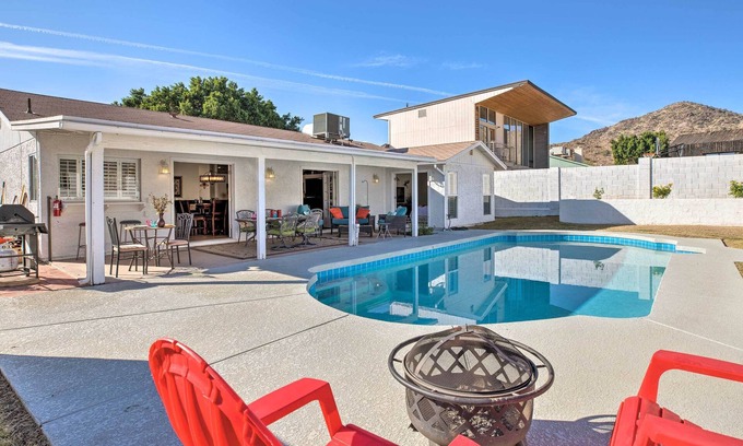 Desert Foothills Estates Casa | ¡NUEVO! Refugio del desierto con piscina, patio + vistas a la montaña.