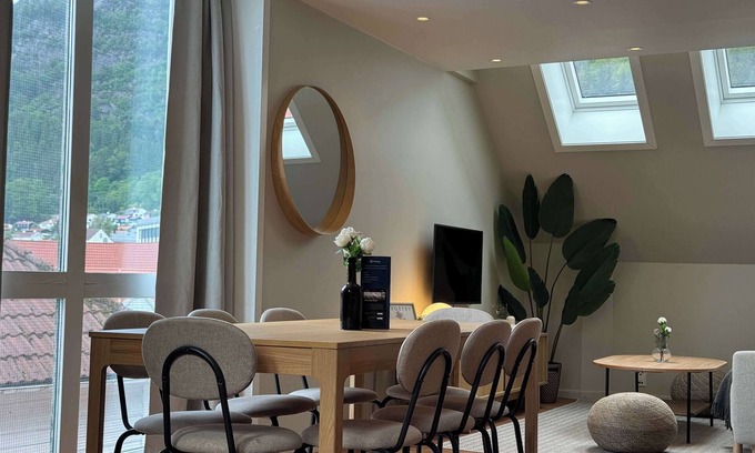 Sandviken Apartamento | Heimby Homes - Four Bedroom Family Penthouse!