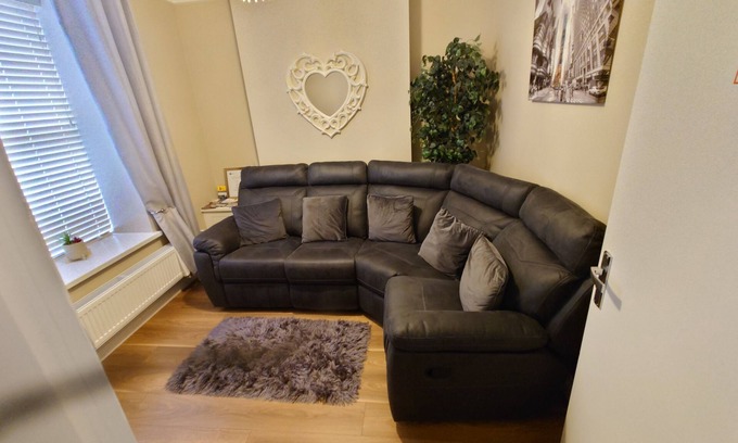 Londonderry Casa | Helens House Derry City Centre Remarkable 3-bed