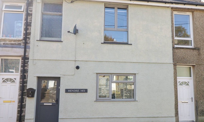 Rhiwbryfdir Casa | HENDRE, pet friendly, with open fire in Blaenau Ffestiniog