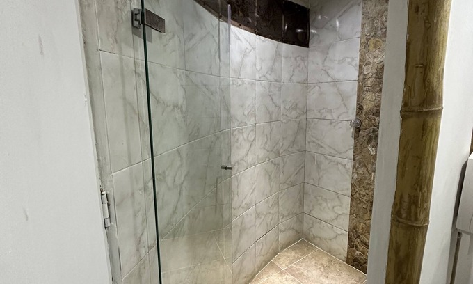 Medellin Hotel | Hermosa Habitacion Superior Doble En Santa Elena