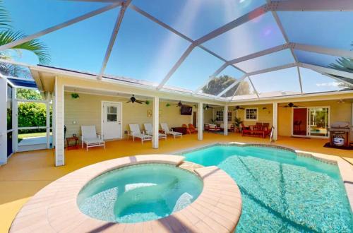 Cape Coral Casa | Hidden Gem: Escape to Newlin Cottage in Cape Coral