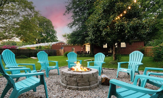 Hikes Point Casa | Hidden Gem: Stylish Comfort, Prime Location