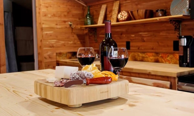 Caroleen Otro | Hidden Holler Forest Suite - Privacy, nature and beauty