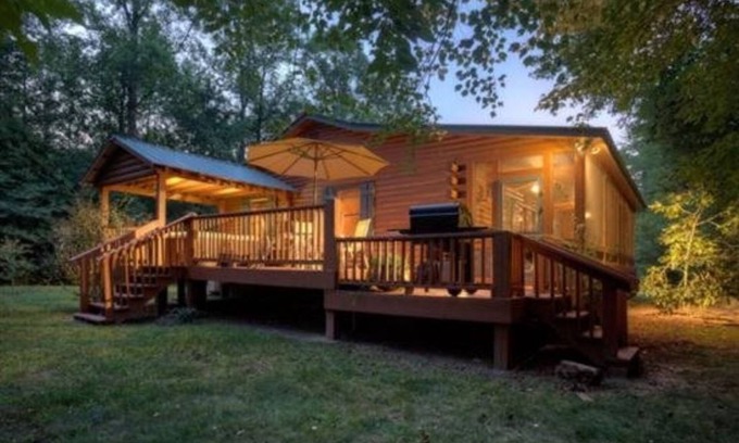 Mineral Bluff Cabina | Tesoro de Creekside, Hide N Creek, ubicado a minutos del centro de Blue Ridge. Mascota amigable.