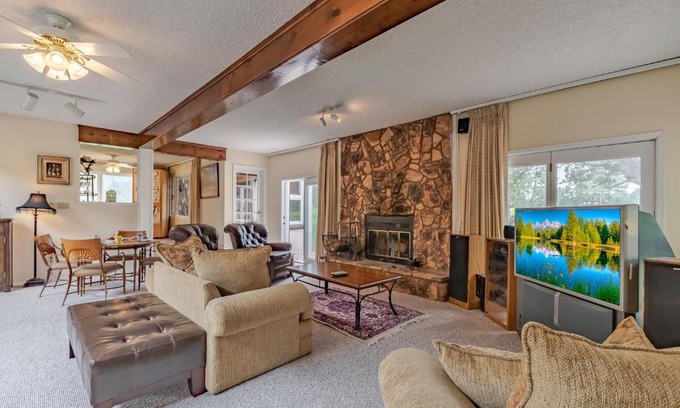 Alto Casa | High Mesa Escape, 3 Bedrooms, Fireplace, Sleeps 8