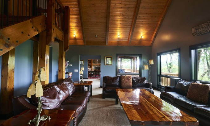 Highlands Casa | Highlands Hideaway 5 minutes to downtown