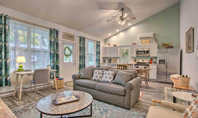 Brodheadsville Cabaña | ‘Blue Heron’ Brodheadsville Cottage: Hike & Ski!