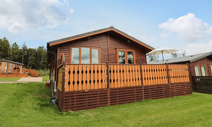 Swarland Cabaña | HILLSIDE VIEW, pet friendly, character holiday cottage in Alnwick